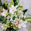 Smuteční kytice bílá - lilie, eustomie, alstromerie, chrysantemy, zeleň - Image 3