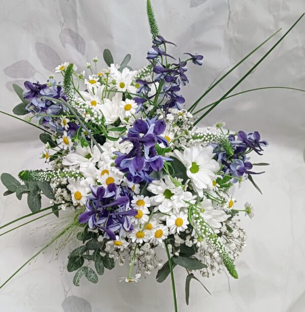 Chryzantemy, delfinium, tanacetum, eukalyptus - Image 2