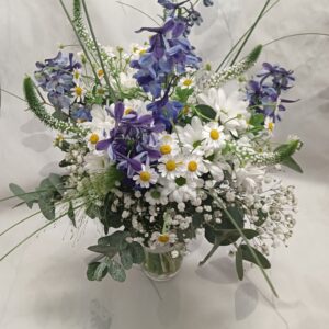 Chryzantemy, delfinium, tanacetum, eukalyptus